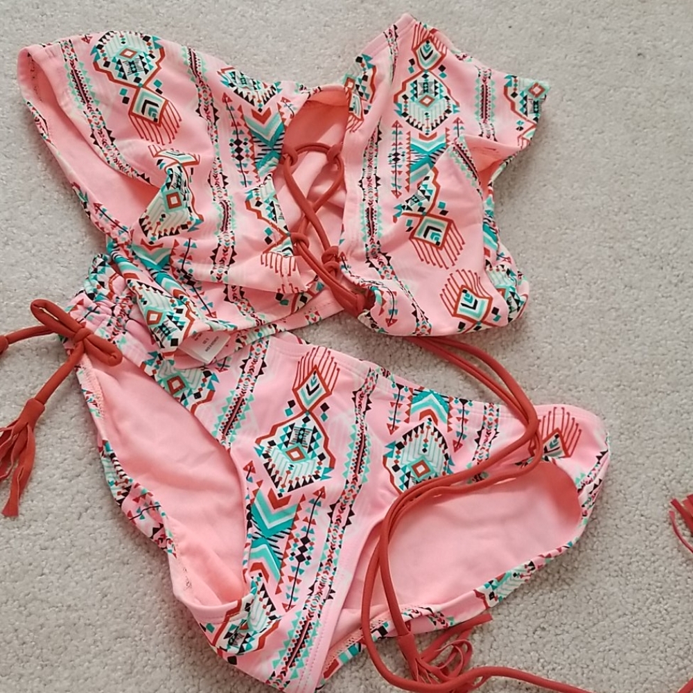 NWOT Dillards back tie bikini